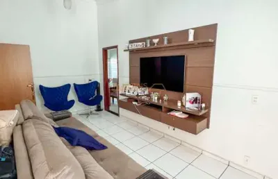 Casa com 3 quartos à venda na 1, 1, Goiás, Araguari