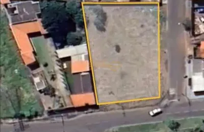 Terreno à venda na Praça Gaioso Neves, Fátima, Araguari