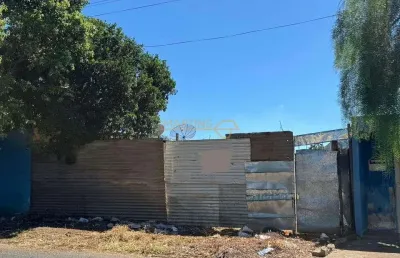 Terreno à venda na Praça Gaioso Neves, Miranda, Araguari