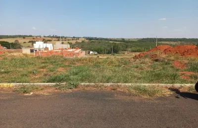 Terreno à venda na Praça Gaioso Neves, Bosque, Araguari