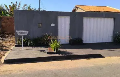 Casa com 2 quartos à venda na Praça Gaioso Neves, São Sebastião, Araguari