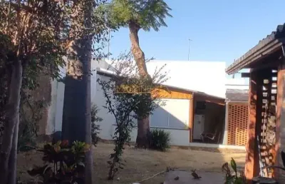 Casa com 6 quartos à venda na Praça Gaioso Neves, Centro, Araguari