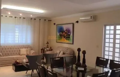 Casa com 3 quartos à venda na Praça Gaioso Neves, Sibipiruna, Araguari