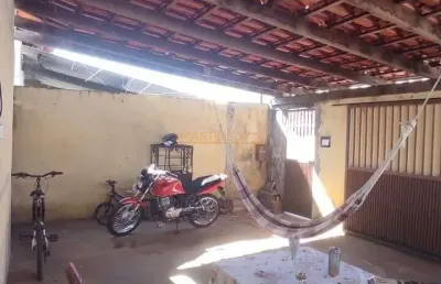 Casa com 3 quartos à venda na Praça Gaioso Neves, Conjunto Ouro Verde, Araguari