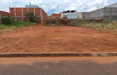 Terreno à venda no Bosque, Araguari 