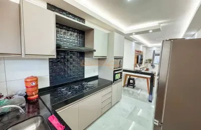 Casa com 2 quartos à venda no Santiago, Araguari 