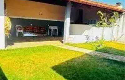 Casa com 3 quartos à venda na Praça Gaioso Neves, Centro, Araguari