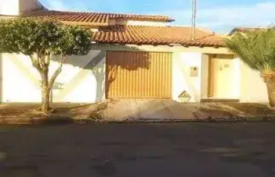 Casa com 3 quartos à venda na Praça Gaioso Neves, Jardim Milenium, Araguari