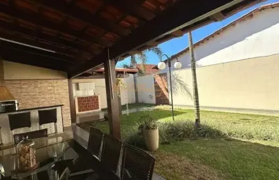 Casa com 4 quartos à venda na Praça Gaioso Neves, Centro, Araguari