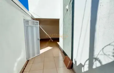Casa com 3 quartos à venda na Praça Gaioso Neves, Bosque, Araguari