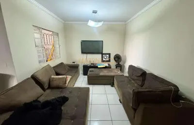 Casa com 3 quartos à venda no Industrial, Araguari 