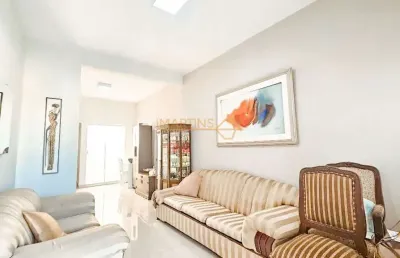 Casa com 3 quartos à venda na Rua Antônio Lemos da Silva, Bosque, Araguari