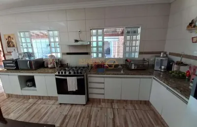 Casa com 5 quartos à venda na Rua Antônio Lemos da Silva, Goiás, Araguari