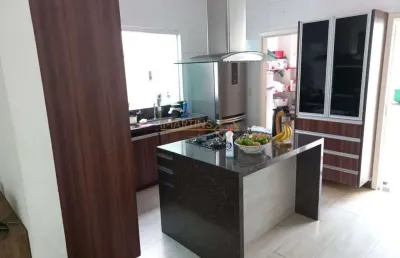 Casa com 4 quartos à venda na Rua Antônio Lemos da Silva, Centro, Araguari