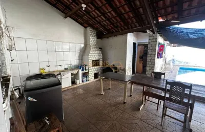 Casa com 3 quartos à venda na Rua Antônio Lemos da Silva, Centro, Araguari