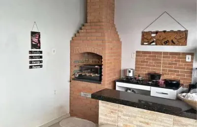 Casa com 3 quartos à venda na Rua Antônio Lemos da Silva, Santiago, Araguari