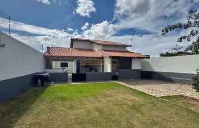 Casa com 4 quartos à venda na Rua Antônio Lemos da Silva, Santiago, Araguari