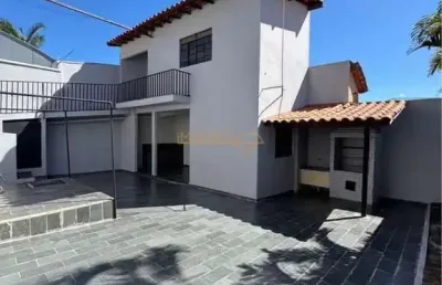 Casa com 4 quartos à venda na Rua Antônio Lemos da Silva, Bosque, Araguari