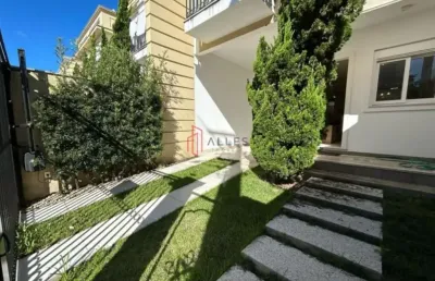 Vende-se lindíssimo sobrado triplex na praia dos amores em balneário camboriú/sc