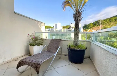 Aluga-se anual sobrado triplex na praia dos amores em balneário camboriú/sc