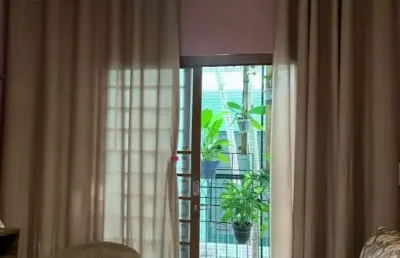 Lindo apartamento térreo à venda condomínio suzana, com 2 dormitórios, sala, cozinha, área de serviço, banheiro social, vaga de garagem, portaria 24 horas.