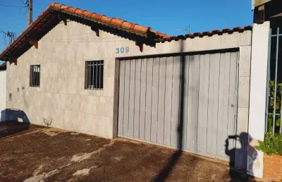 Casa com 2 quartos à venda na Rua Alzira Silveira Pinheiro, 309, Vila Pinheiro, Pirassununga