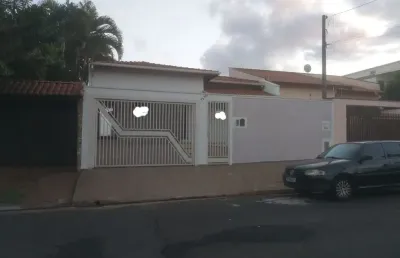Casa com 3 quartos à venda na Rua Martimiano dos Santos, 1596, Cidade Jardim, Pirassununga