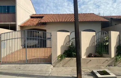 Melhor localização da zona norte, jardim dosestados - londrina/pr. casa mais dependência.