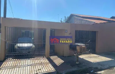 Parque leblon: duas casas geminadas em uma mesmo terreno. cada casa contem: dois quartos, sala cozinha, wc social, área de serviço, garagem e quintal.