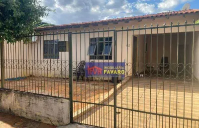 Excelente localização: jardim dos estados proximo a av. gabriel arruda. casa com 3 dormitórios, sendo um suite, sala, cozinha, área de serviço coberta