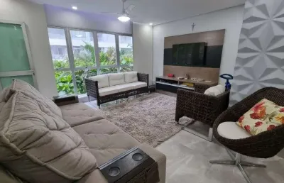 Praia de pitangueiras - calçadão - alto padrão - totalmente reformado e finamente decorado.