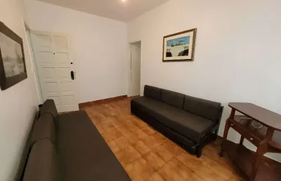 Astúrias - uma quadra da praia , localização privilegiada , garagem no prédio.