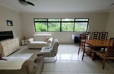 Pitangueiras – na quadra da praia, apartamento totalmente reformado, lazer no prédio e 02 vagas de garagem.