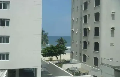 Praia de astúrias, 30 m do mar, reformado, 2 garagens, 140 m² de área útil, 100 m da praia de pitangueiras, linda vista ao mar.