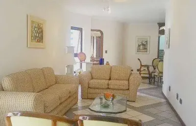 Praia de pitangueiras, alto padrão, 2 quadras da praia, 2 garagens, local nobre,130 metros de área útil, fino acabamento!!!