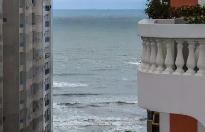 Pitangueiras - linda vista ao mar - 269 m² úteis - churrasqueira privativa - 02 vagas de garagem.