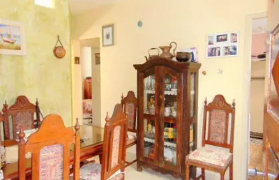 Tombo - pertinho do mar - 78 m² úteis - garagem - condomínio baixo.