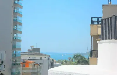 Enseada - cobertura com piscina e churrasqueira em região nobre da enseada.