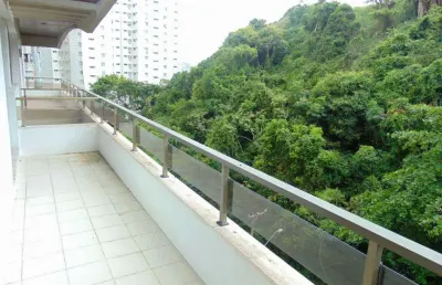 Praia de pitangueiras, 50 metros da praia, local nobre, amplo apartamento com 03 dormitórios sendo 01 suíte