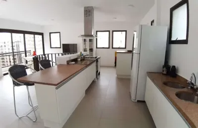 Cobertura duplex, com vista para o mar, 2 quadras da praia  com piscina e churrasqueira