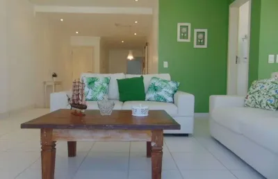 Pitangueiras – na segunda quadra da praia, maravilhosa vista mar, localização privilegiada, 109 m² úteis, 02 vagas de garagem no prédio, churrasqueira