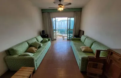 Apartamento com vista ao mar, pé na areia, localização privilegiada.
