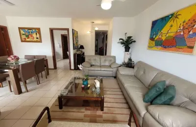 Astúrias – uma quadra da praia, maravilhoso apto com 124 m² úteis, 01 vaga de garagem no prédio, piscina e salão de jogos e festas.