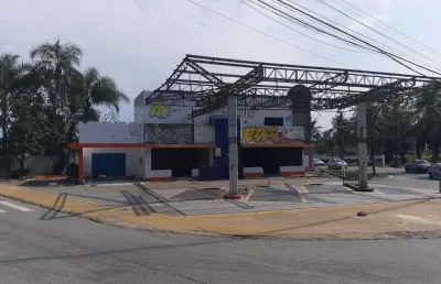 Posto de combustível na av ademar de barros com av. santos dumont - guarujá