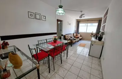 Apartamento com 2 dormitórios, sendo 1 suíte, há 2 quadras da praia de pitangueiras.