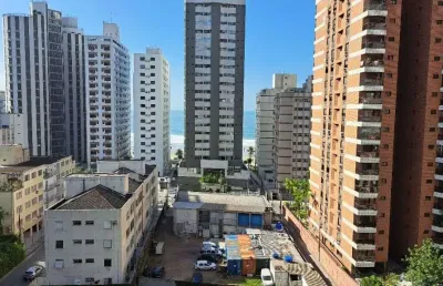 Apartamento amplo na praia das astúrias com vista para o mar, lazer e 2 vagas
