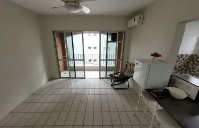 Pitangueiras – na terceira quadra da praia, maravilhoso apto amplo e claro, com 50,00 m² úteis, 01 vaga de garagem no prédio, localização privilegiada