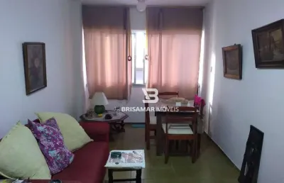 Pitangueiras - na segunda quadra da praia , localização privilegiada.