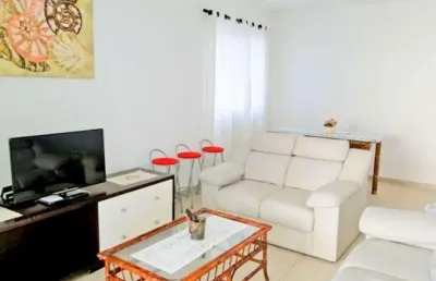 Astúrias- maravilhosa área de lazer , 02 vagas de garagem , uma quadra da praia .
