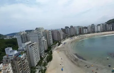 Astúrias - frente total ao mar , maravilhosa vista , 02 vagas de garagem e maravilhosa área de lazer.